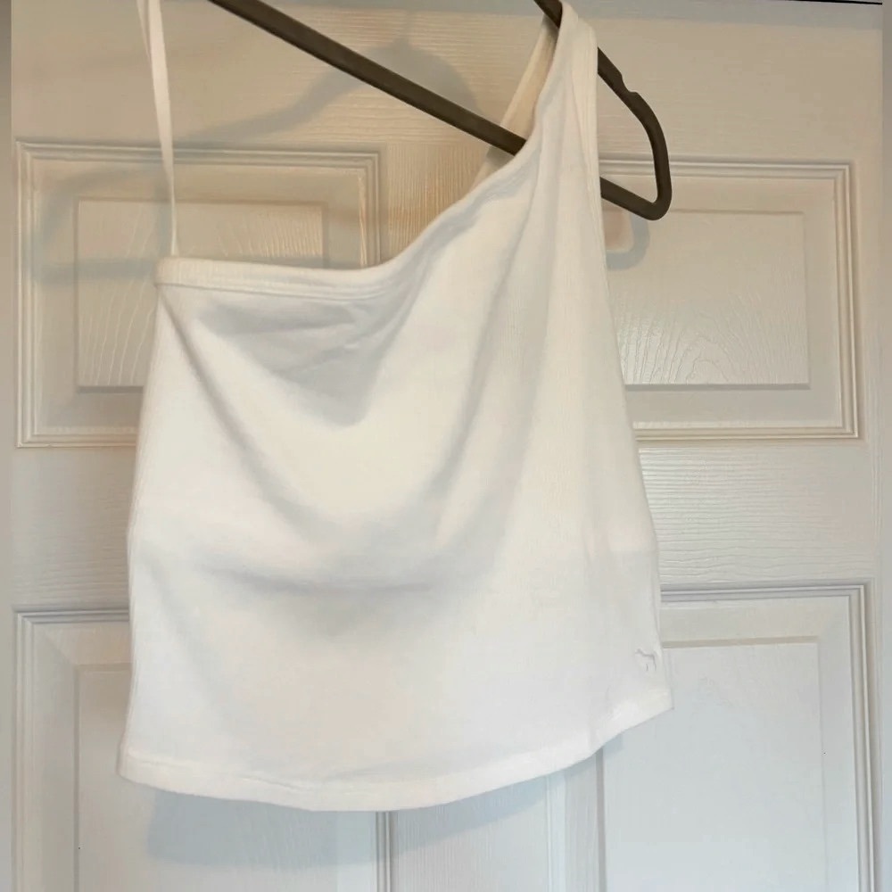 NWT PINK Victoria’s Secret Ribbed One-Shoulder Crop Tank Top in White